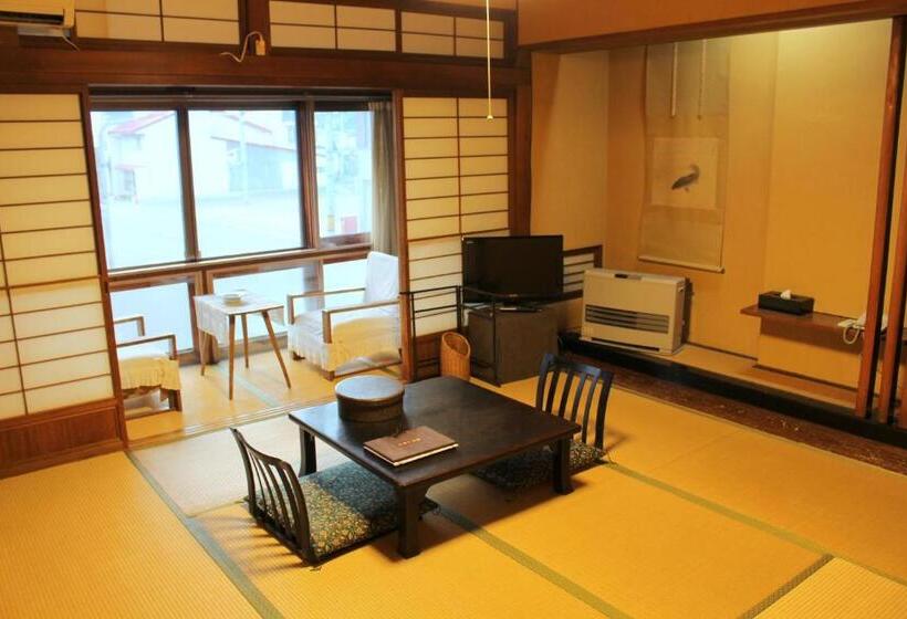 Трехместный Номер Стандарт Совместная Ванная, Historical Ryokan Senyukan