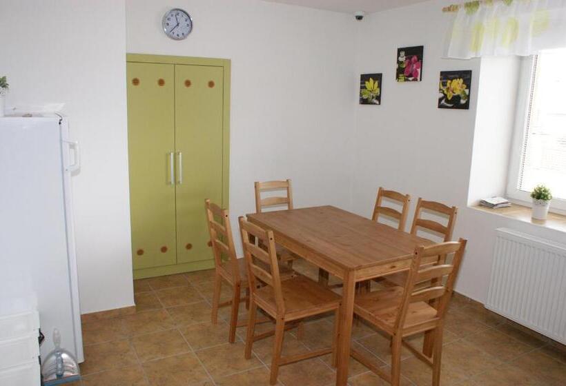 اتاق استاندارد سه نفره, Penzion Rozhovice