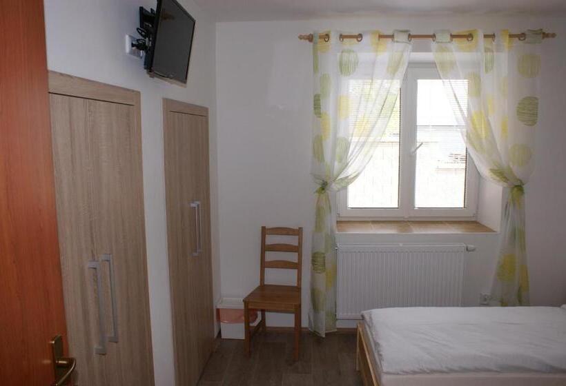 Standard room with outdoor bath, Penzion Rozhovice