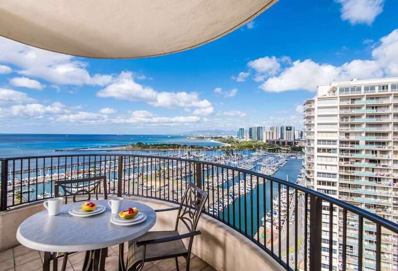 آپارتمان 2 خوابه با چشم‌انداز دریا, Hilton Grand Vacations Club At Hilton Hawaiian Village