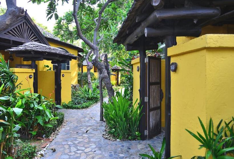 اتاق استاندارد با چشم‌انداز باغ, Supatra Hua Hin Resort