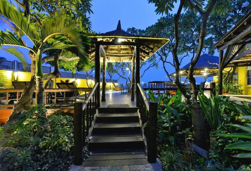 اتاق استاندارد با چشم‌انداز باغ, Supatra Hua Hin Resort