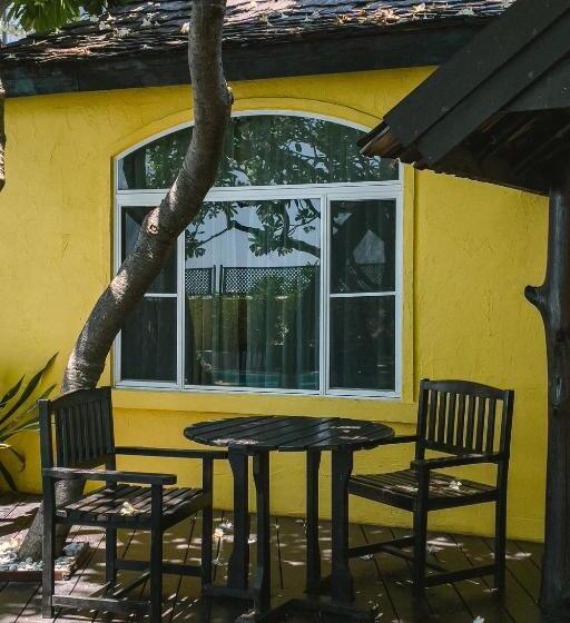 اتاق استاندارد با چشم‌انداز دریا, Supatra Hua Hin Resort