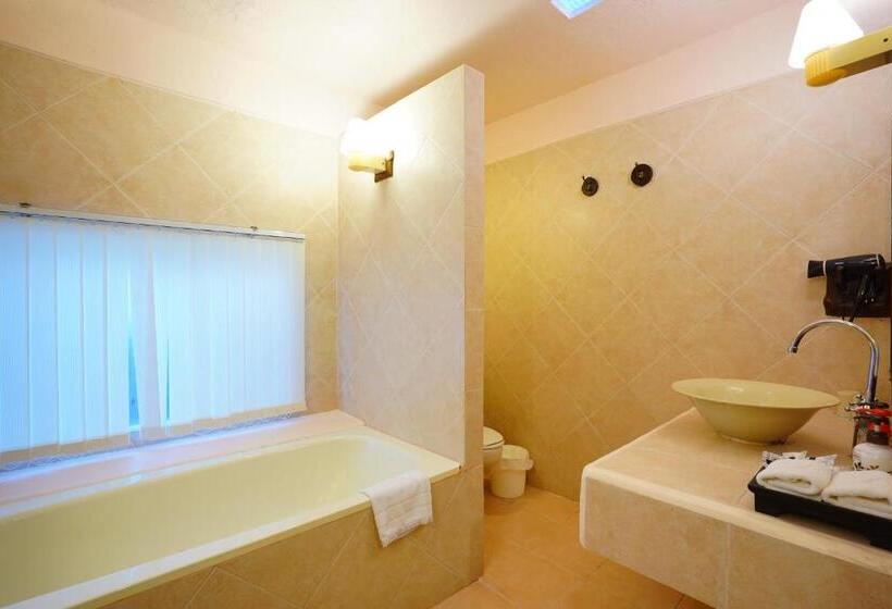 اتاق استاندارد با چشم‌انداز دریا, Supatra Hua Hin Resort