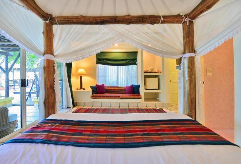 اتاق استاندارد با چشم‌انداز دریا, Supatra Hua Hin Resort
