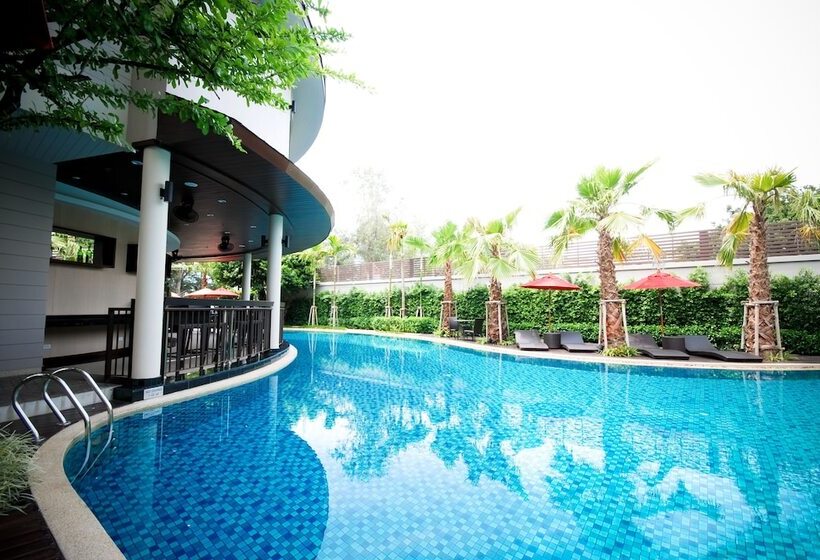 سوییت خانوادگی, Tara Mantra Chaam Resort