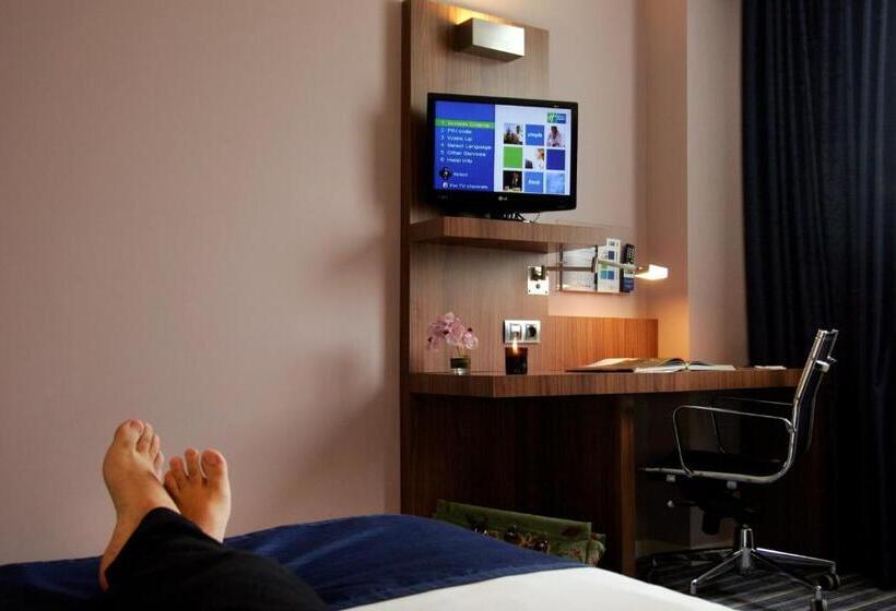Номер Стандарт, Holiday Inn Express Bilbao Airport, An Ihg