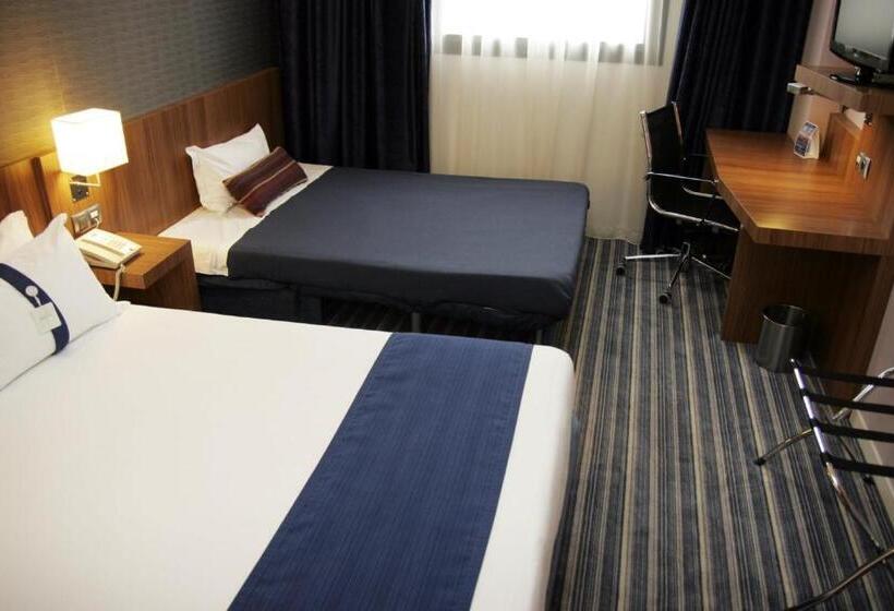 Семейный Номер, Holiday Inn Express Bilbao Airport, An Ihg