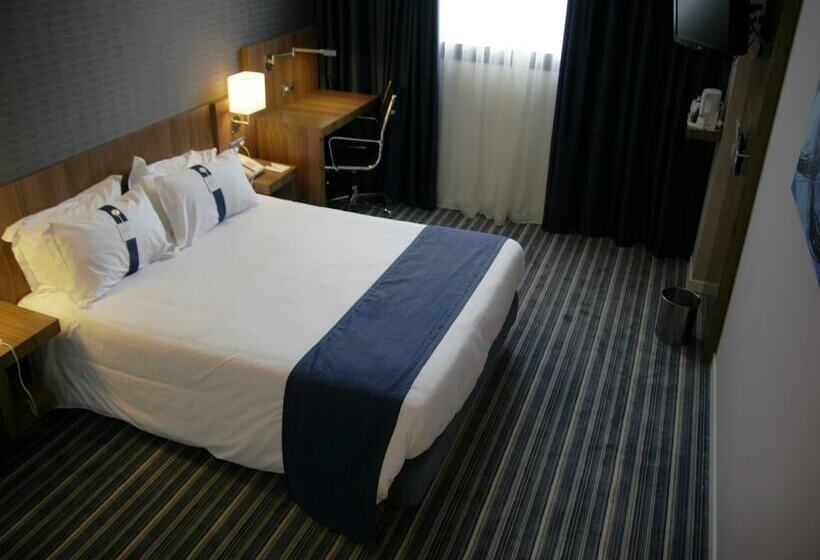 Номер Стандарт, Holiday Inn Express Bilbao Airport, An Ihg