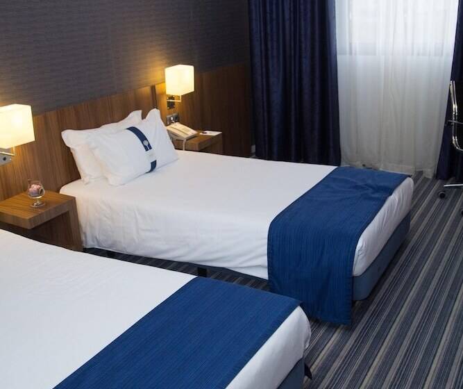 Номер Стандарт, Holiday Inn Express Bilbao Airport, An Ihg