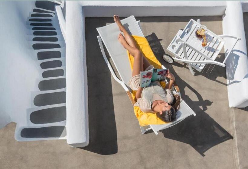 سوئیت با چشم‌انداز, Iliovasilema Hotel & Suites