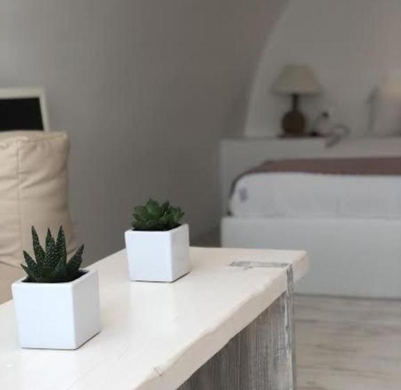 سوئیت جونیور با چشم‌انداز, Iliovasilema Hotel & Suites