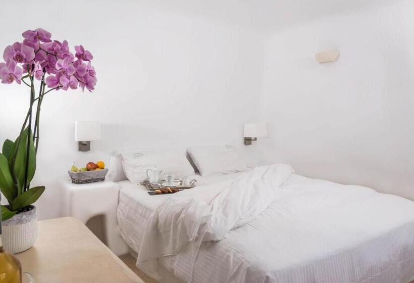 سوئیت جونیور با چشم‌انداز, Iliovasilema Hotel & Suites