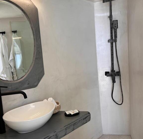 سوئیت جونیور با چشم‌انداز, Iliovasilema Hotel & Suites