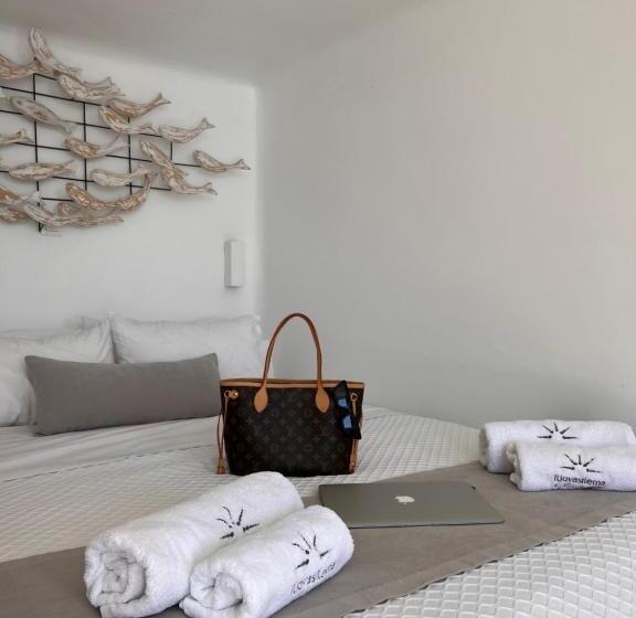 سوئیت جونیور با چشم‌انداز, Iliovasilema Hotel & Suites