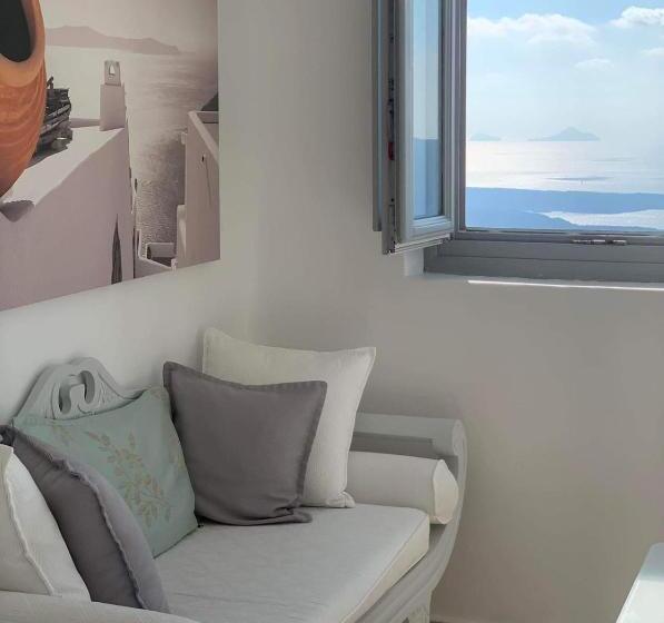 سوئیت جونیور با چشم‌انداز, Iliovasilema Hotel & Suites