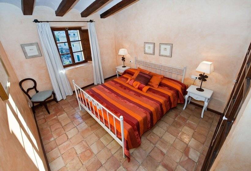 سوئیت با چشم‌انداز, Y Apartamentos Des Puig