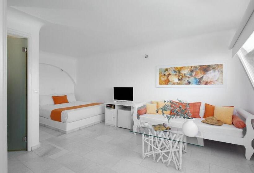 سوئیت جونیور با چشم‌انداز, Iliovasilema Hotel & Suites
