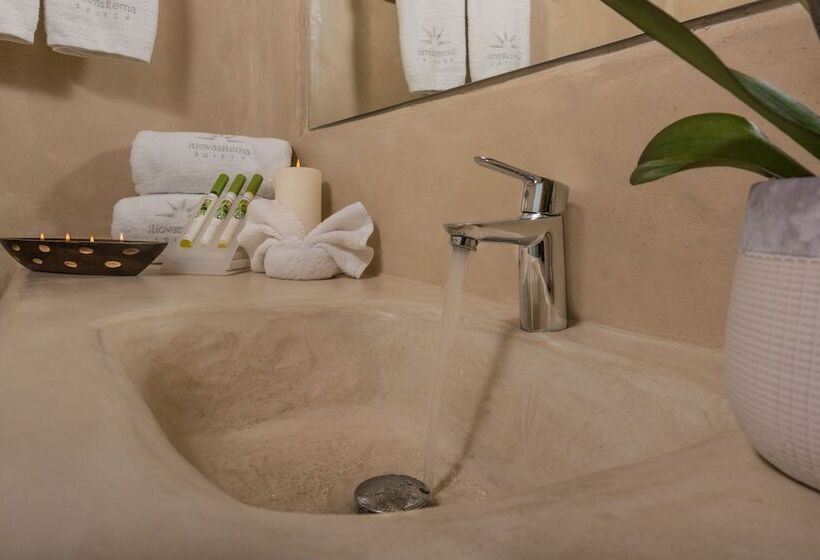 سوئیت جونیور با چشم‌انداز, Iliovasilema Hotel & Suites
