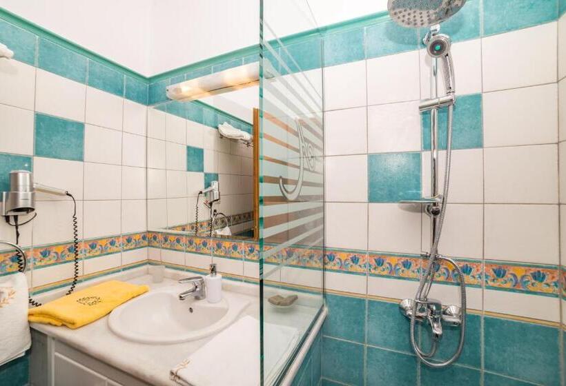 Люкс Повышенной Комфортности, Andreolas Luxury Suites