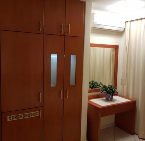 Quarto Triplo Estandar, Liberty
