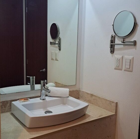 اتاق استاندارد با 2 تخت دوبل, México Plaza Celaya