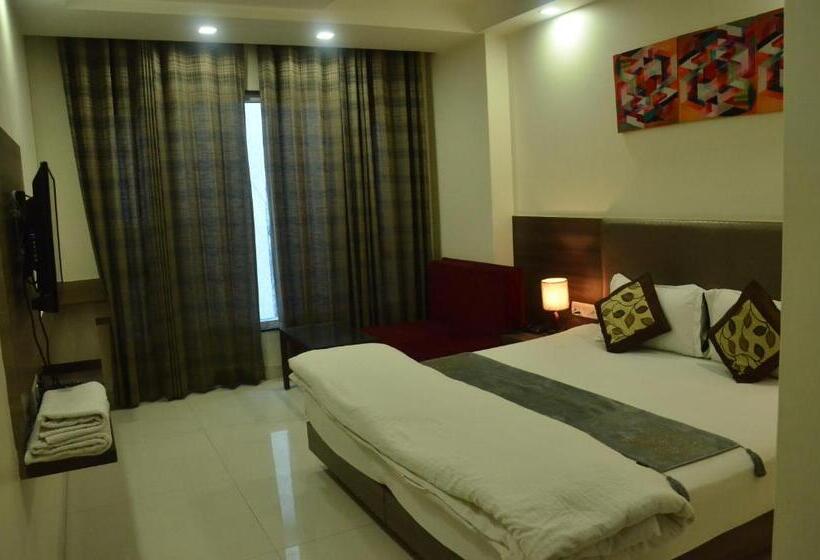 Deluxe Room, Sopan Heights