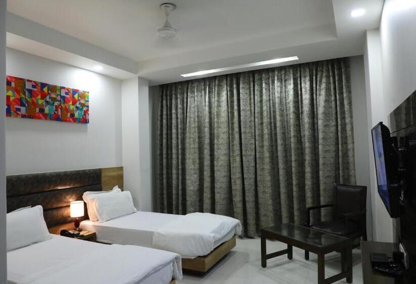 Deluxe Room, Sopan Heights