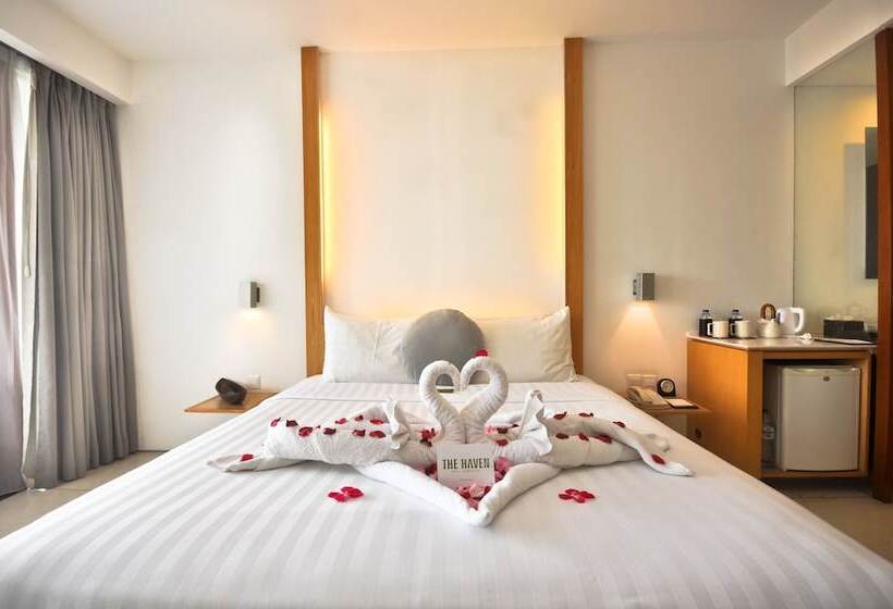 Номер Deluxe Вид на Бассейн, The Haven Bali Seminyak