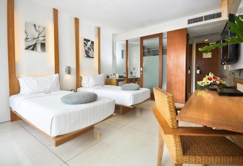 Номер Deluxe Вид на Бассейн, The Haven Bali Seminyak