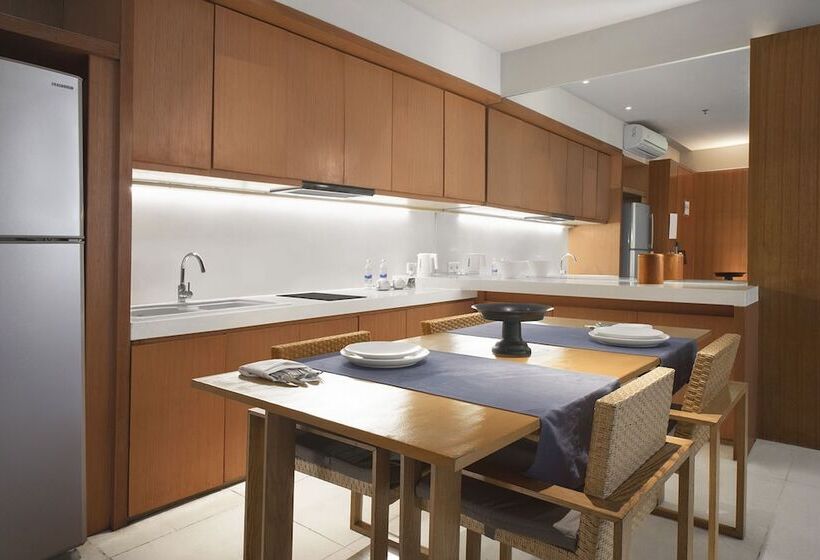 Люкс Вид на Бассейн, The Haven Bali Seminyak