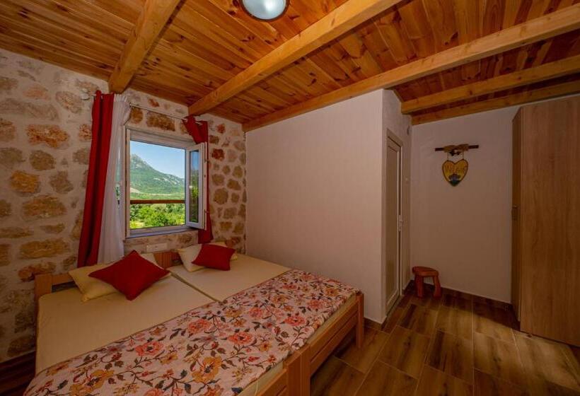 اتاق استاندارد, Ethno House Osobak