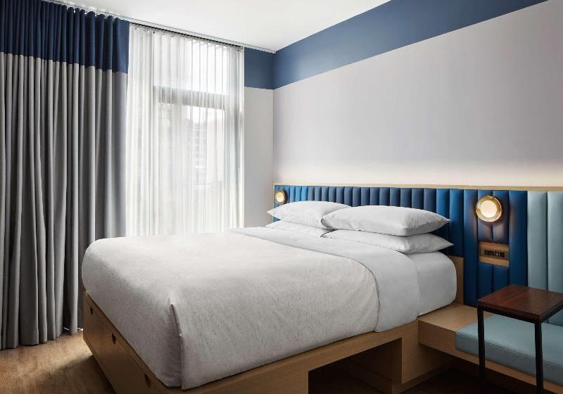 适合残疾人士使用的带超级大床的标准间, Motto by Hilton New York City Chelsea
