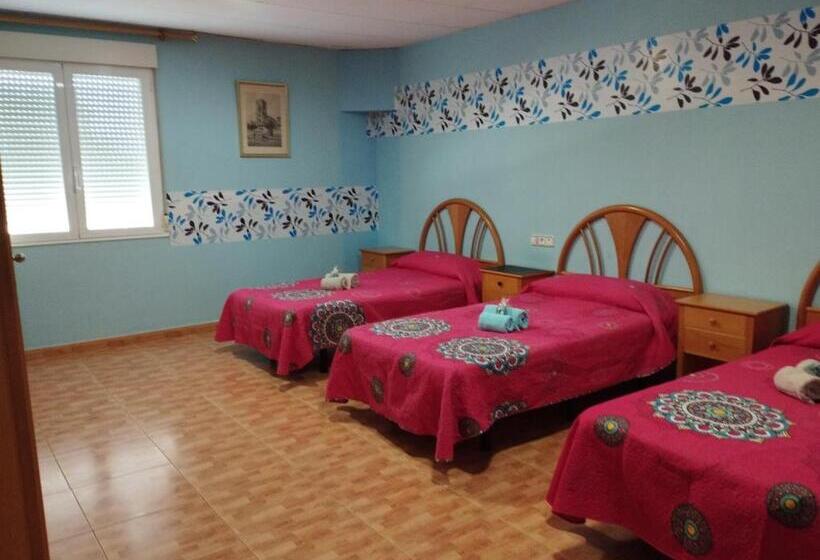 Номер Стандарт Трехместный, Hostal Restaurante La Cepa