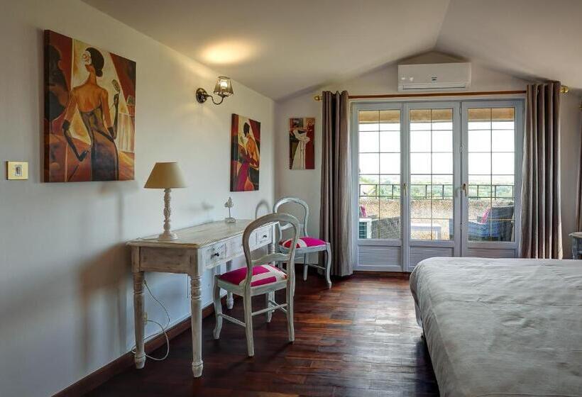 Номер Стандарт с Террасой, La Chaumière, Demeure D'hôtes