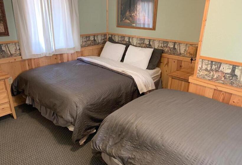 Номер Стандарт Трехместный, Glacier Haven Inn