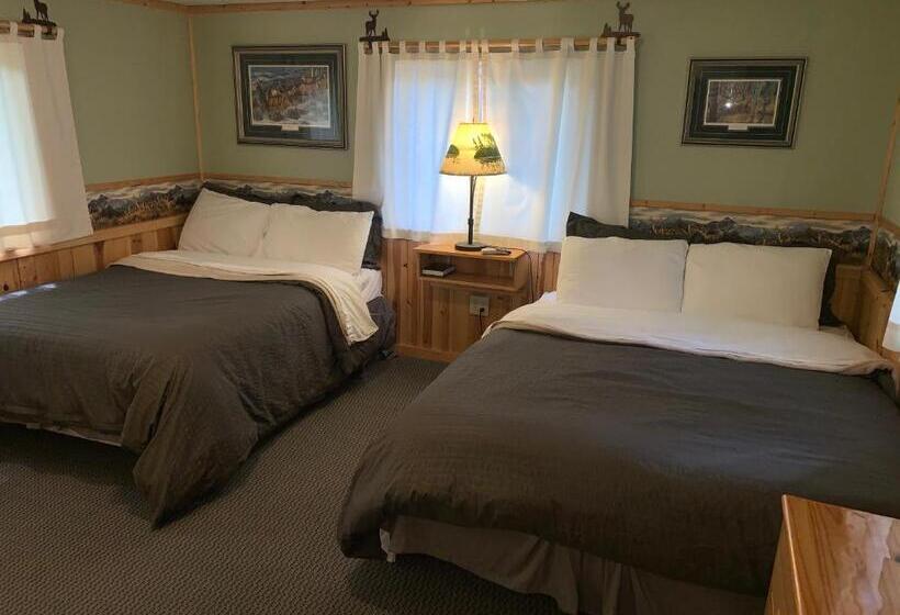 Четырехместный Номер Стандарт, Glacier Haven Inn