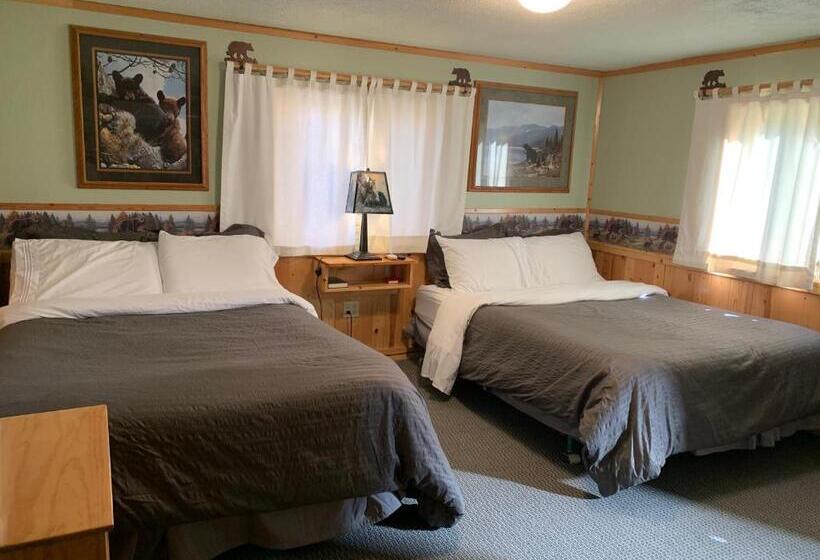 Четырехместный Номер Стандарт, Glacier Haven Inn
