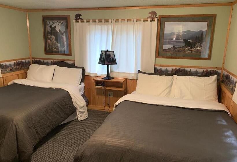 Четырехместный Номер Стандарт, Glacier Haven Inn