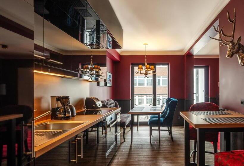 سوئیت با بالکن, Haverkamp Suites