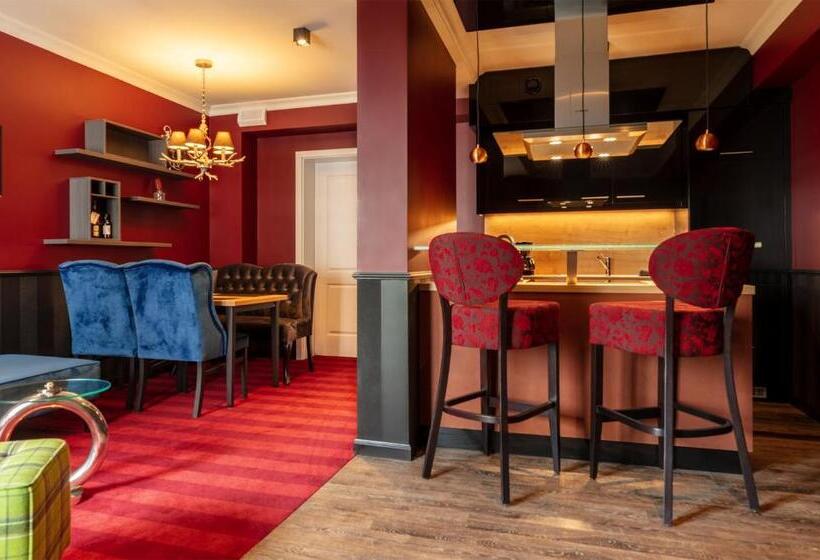 سوئیت با بالکن, Haverkamp Suites