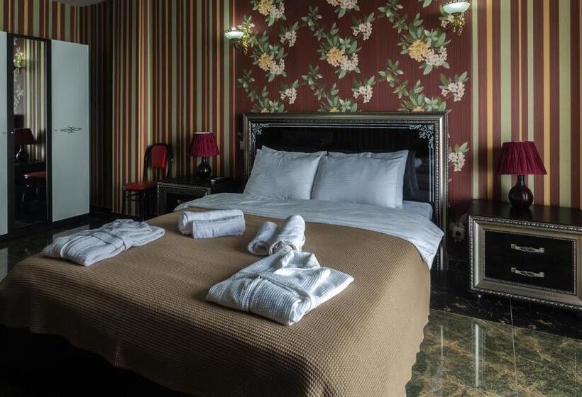 اتاق لوکس با چشم‌انداز دریا, Guria Palace