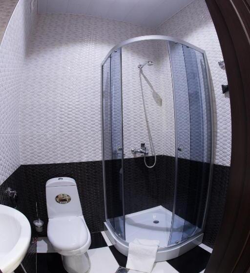 اتاق لوکس با چشم‌انداز دریا, Guria Palace