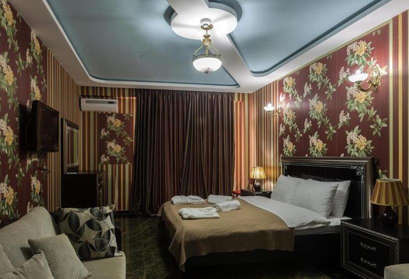 اتاق لوکس با چشم‌انداز دریا, Guria Palace
