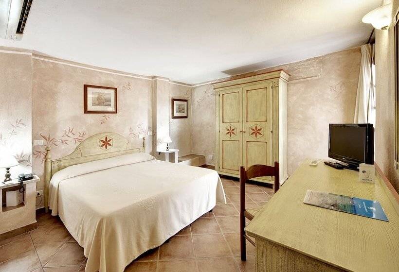 اتاق اساندارد با چشم‌انداز جانبی به دریا, Colonna Beach Hotel Marinella