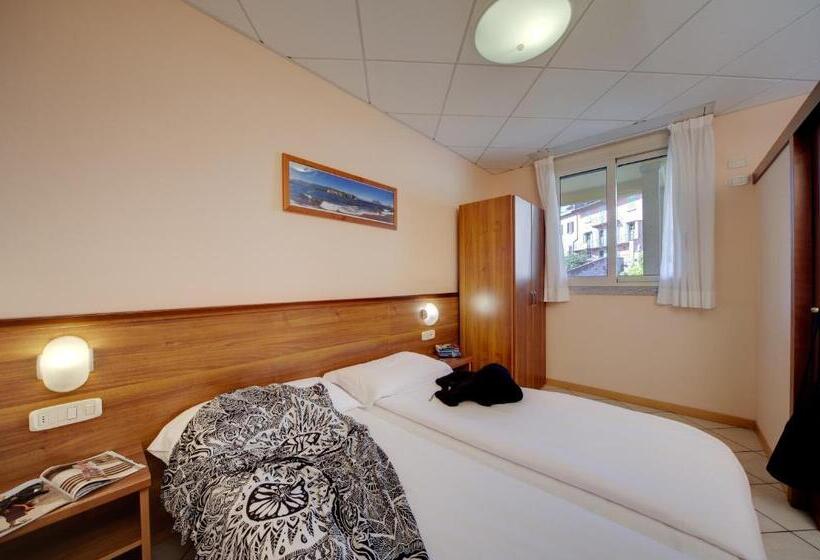 1 Bedroom Apartment Lake View, Residence Zust