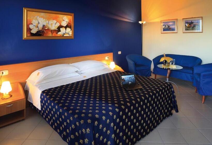 اتاق استاندارد سه نفره, Riviera Del Sole
