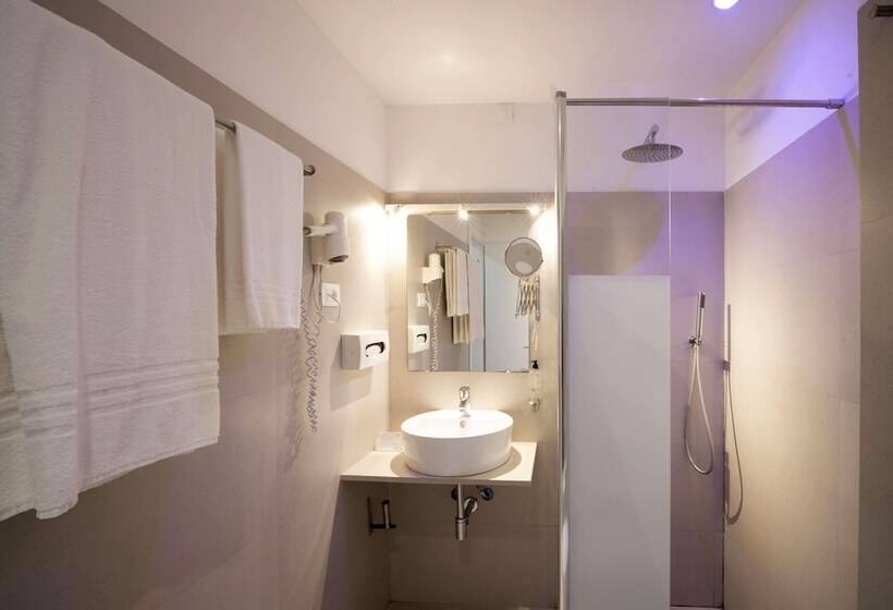标准三人间, Kleos Hotel Milano By Kleos Group Collection