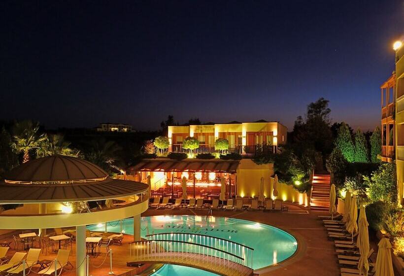 家庭间, Ambassador Hotel Thessaloniki