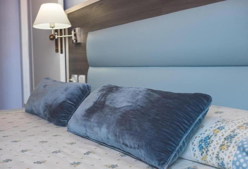 Economy Triple Room, Il Giardino
